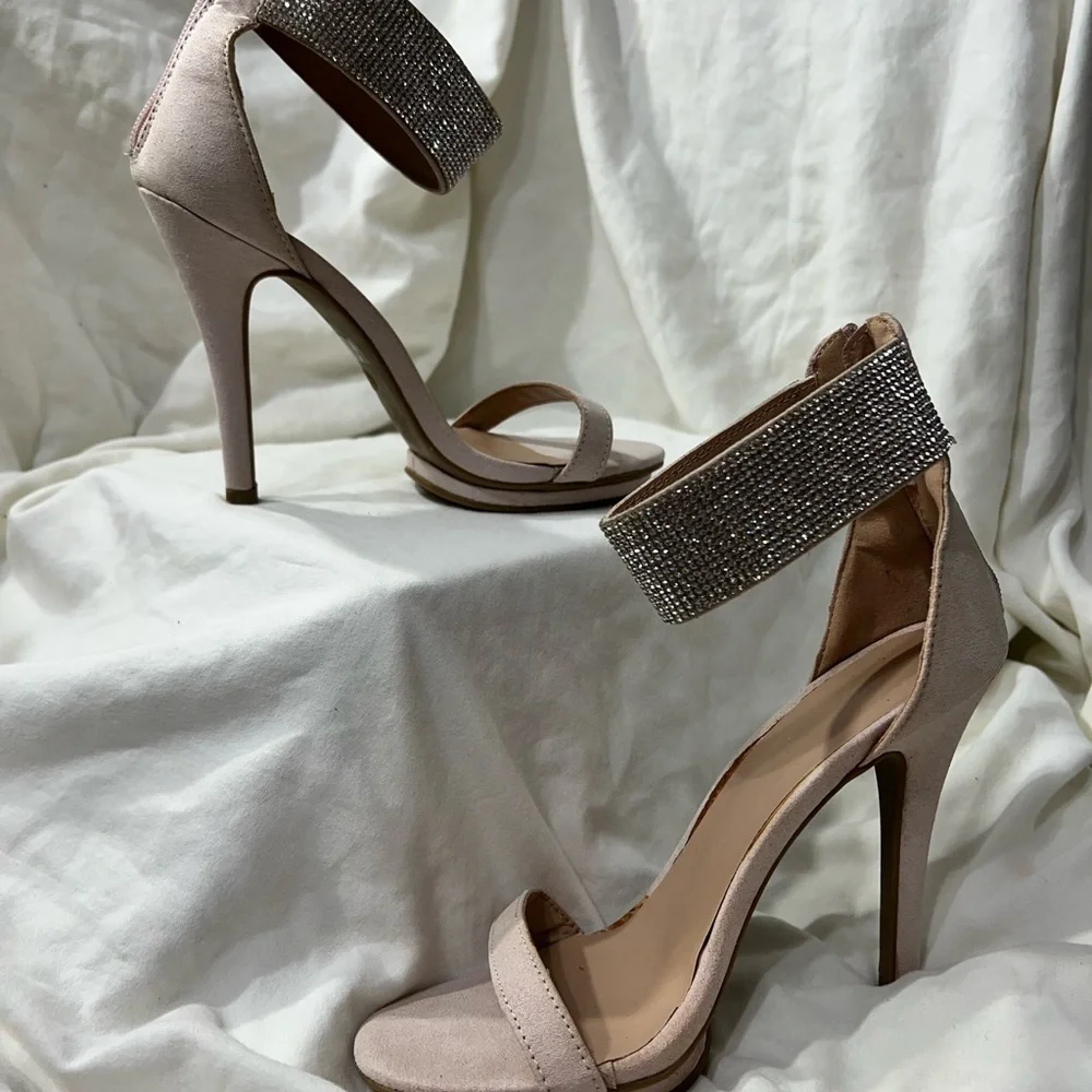 LOV MARK LADYS PINK 4 3/4” INCH HEEL NEVER WORN W/RHINESTONE ANKLE STRAP☑️